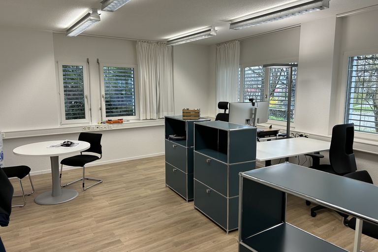 Büro Neue Bahnhofstrasse 8